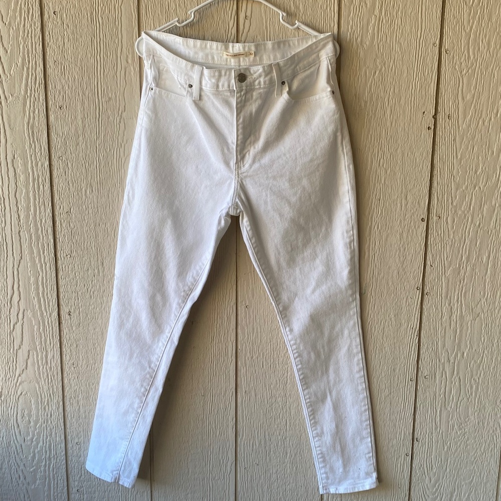 Levi's white, high rise, skinny denim, size 32